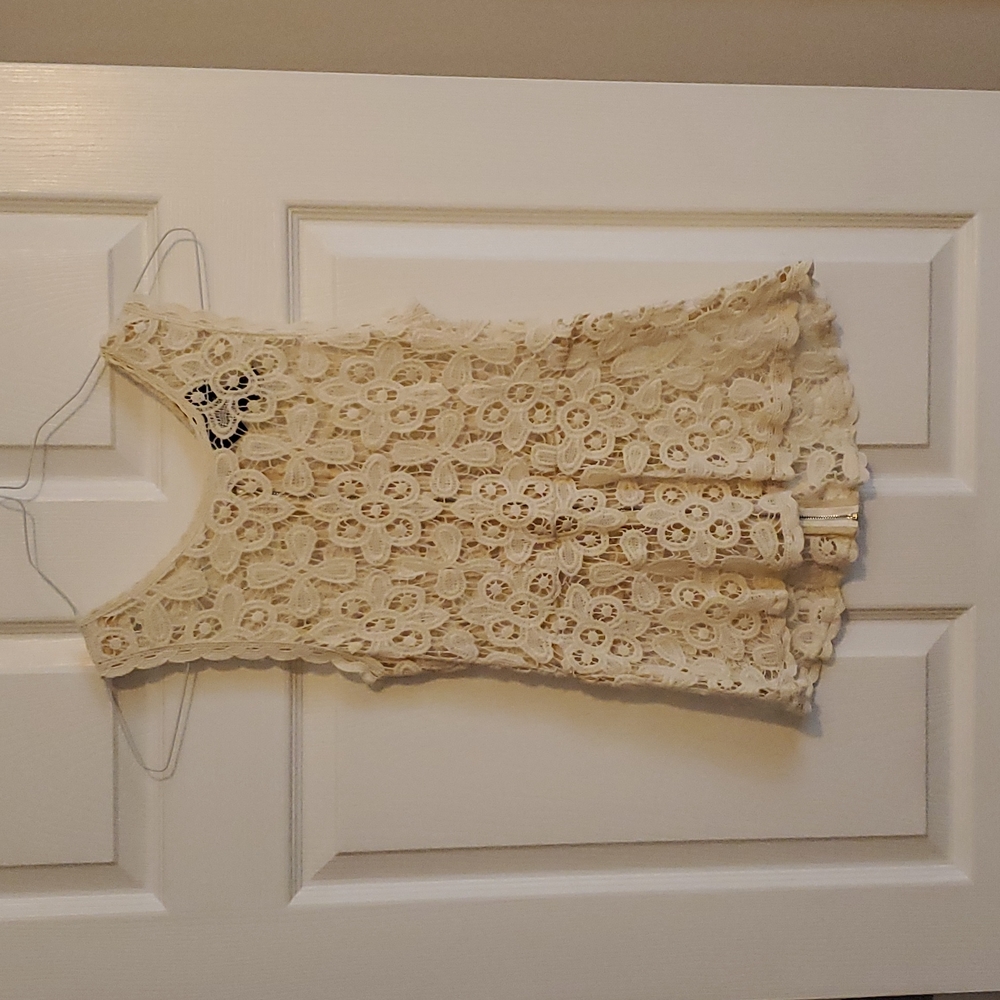 Lace, sleeveless top, never worn, size S